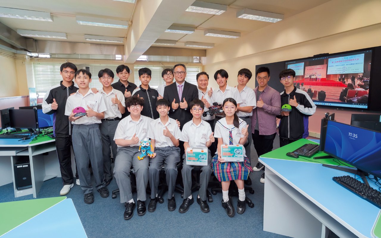 In order to cultivate students' innovation and technology development, the school adopts the teaching model of "Three-tiered Framework for Gifted Education"