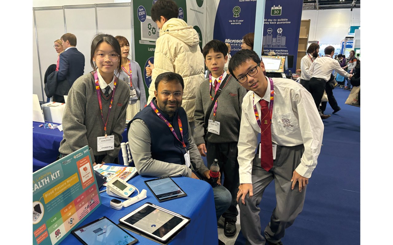 The school actively arranges for top students to participate in local and overseas competitions, exchanges and exhibitions