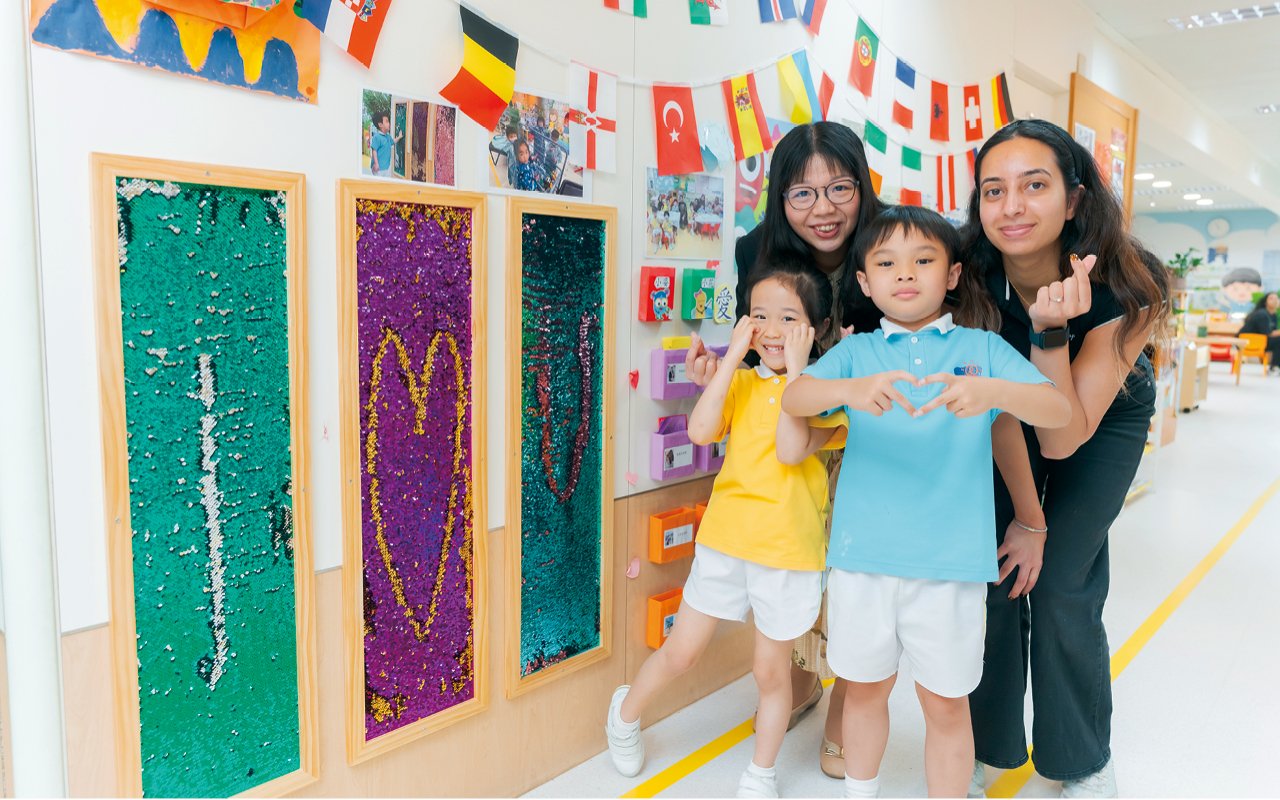 The school specially arranged for foreign English teachers to participate in daily teaching