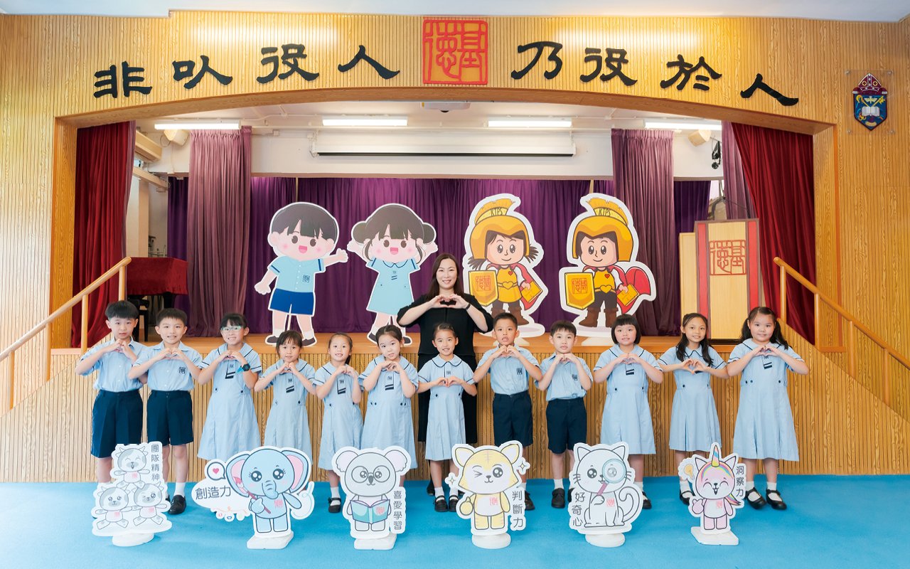 The school not only focuses on improving students’ academic performance, but also on cultivating the balanced development of their six educations