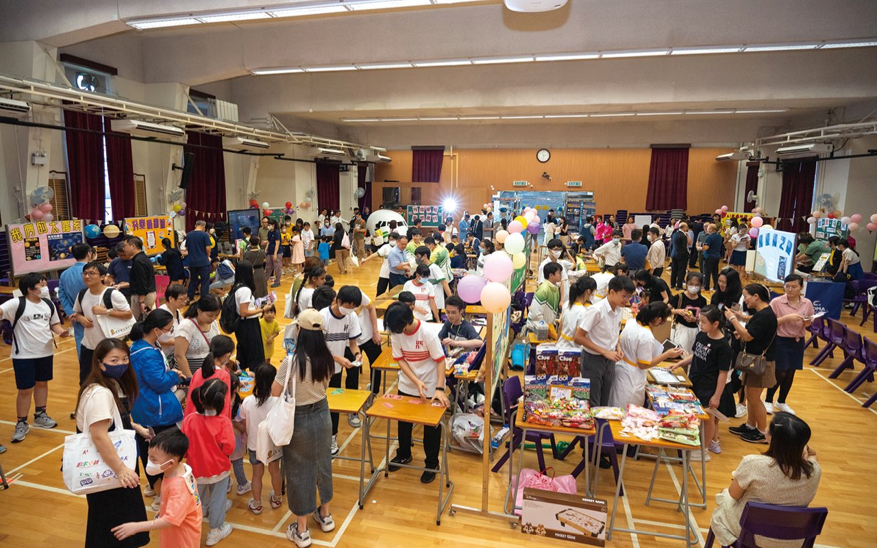 This "Colorful Carnival for Primary School Students" is the joint result of the cooperation between the three schools