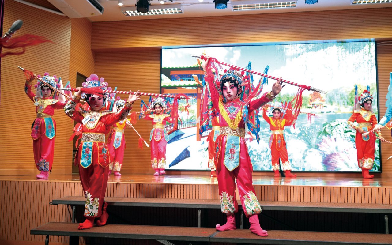 Allow children to publicly demonstrate the skills they have learned in extracurricular activities over the past year
