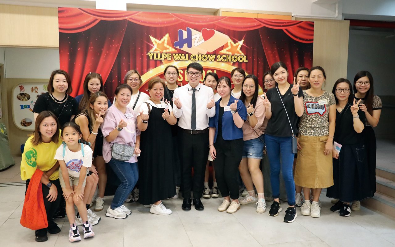 Parents responded very enthusiastically. They were very happy to see their children perform on stage and witness their children's growth.