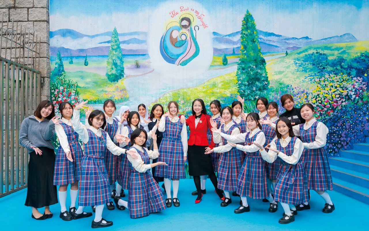 Principal Ng Siu Ling GiselleAdhere to the school motto, and work with the entire teaching team to build students into "Shizhi people" by integrating teaching and student development policies