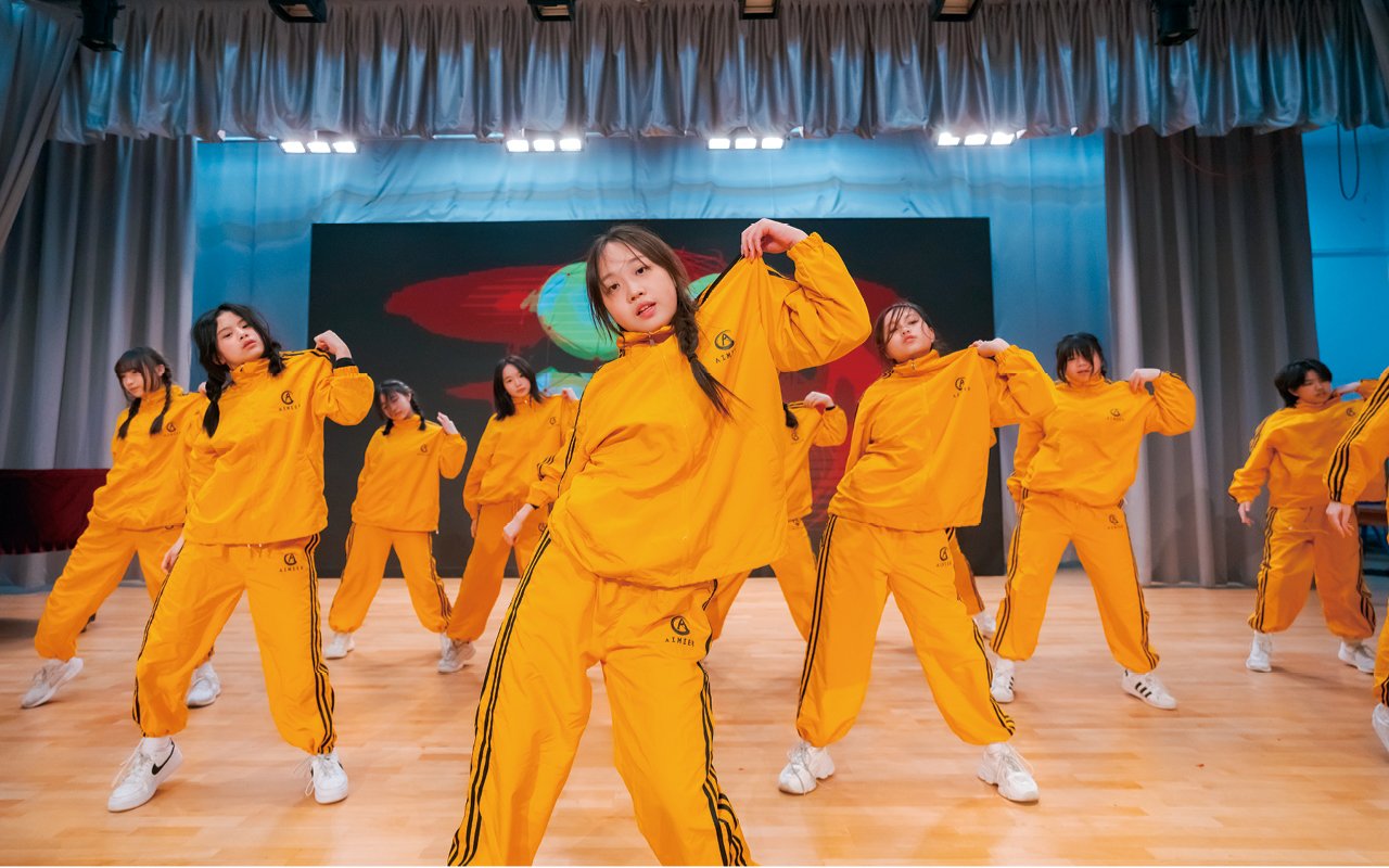 Students express themselves confidently on stage