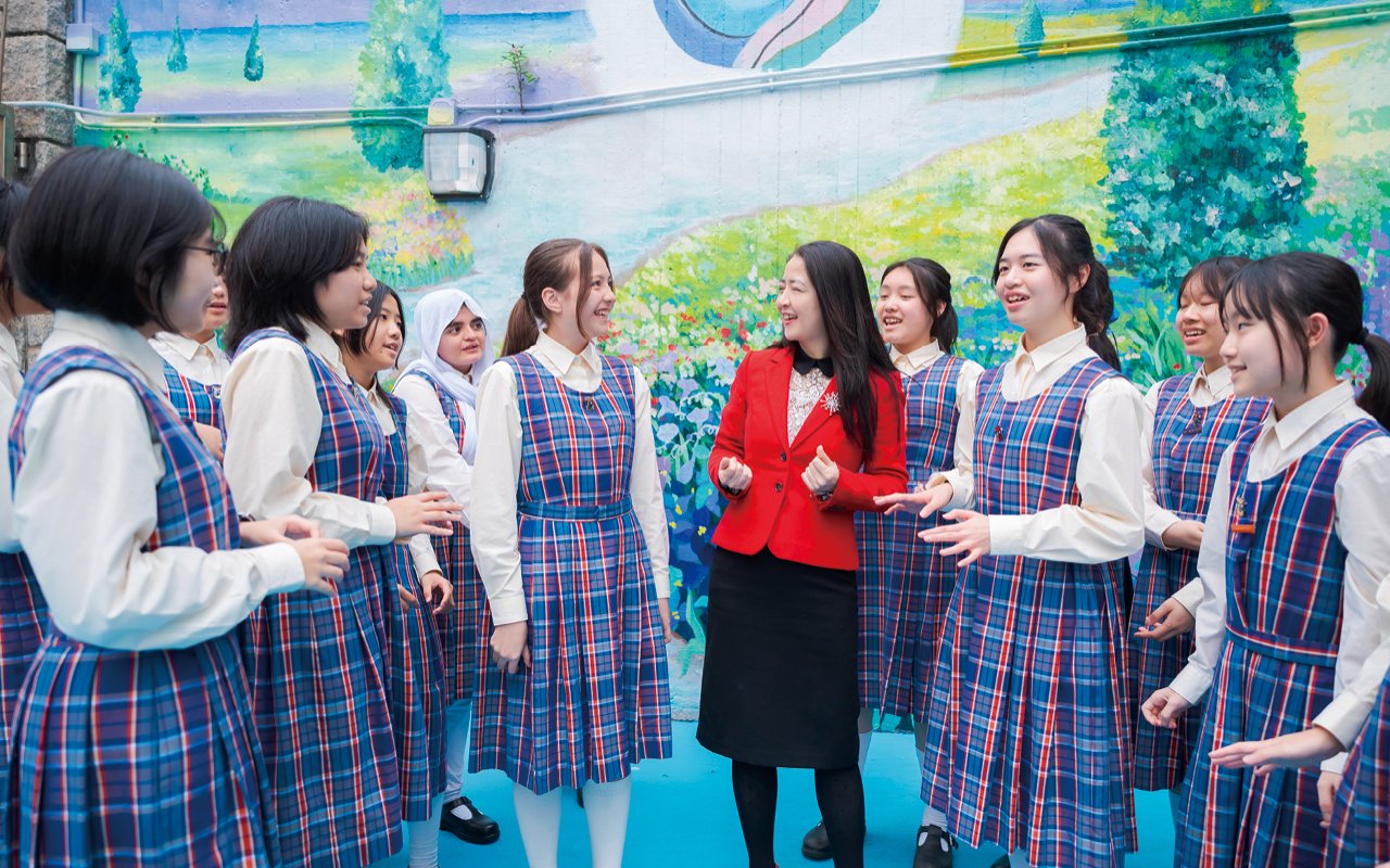 Leung Shek Chee College’s “sisterhood” appears in the extracurricular activity group and the big sister program