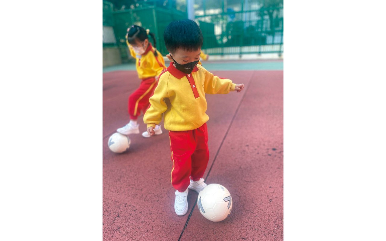 The school makes good use of community resources and uses community sports fields for football training and competitions.