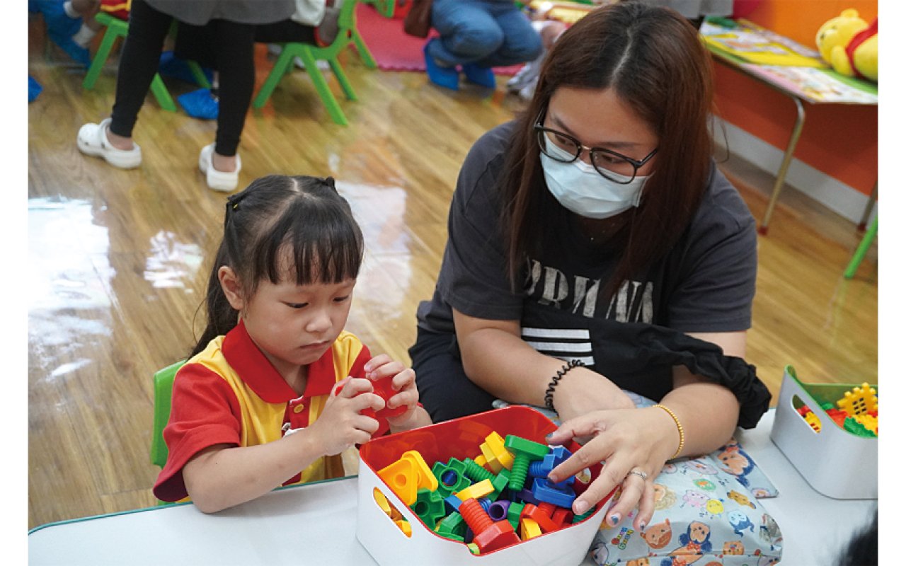 Every August, the school holds a parent-teacher meeting to let parents understand the school’s philosophy and curriculum.