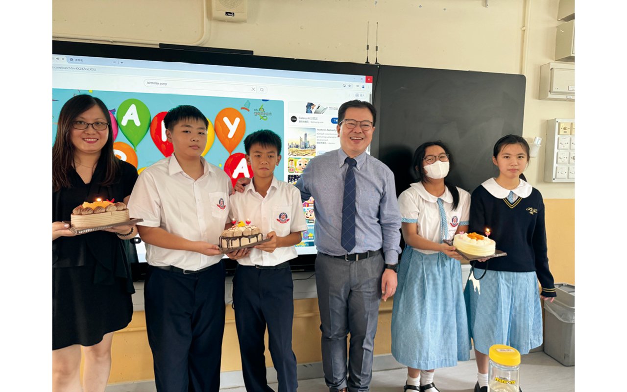學校致力於學生全面發展,特別關注身心健康和生命成長