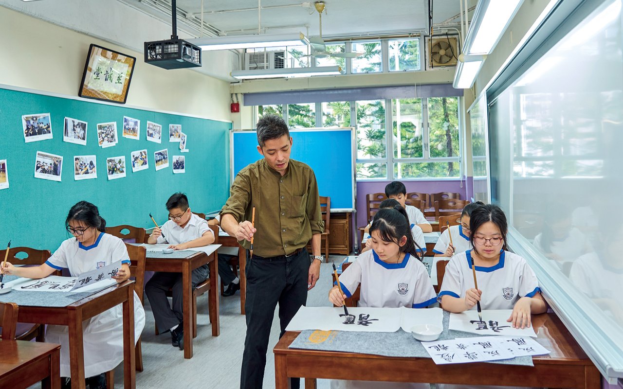 Wang Huaxiang Middle School is strict but loving. Strictness means making demands on students rather than reprimanding them.
