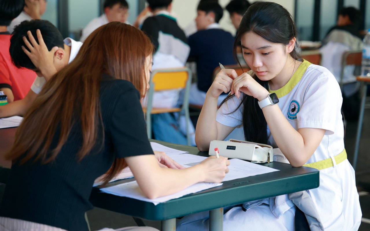 The school extends the concept of "school team" to academics and establishes a "reading school team"