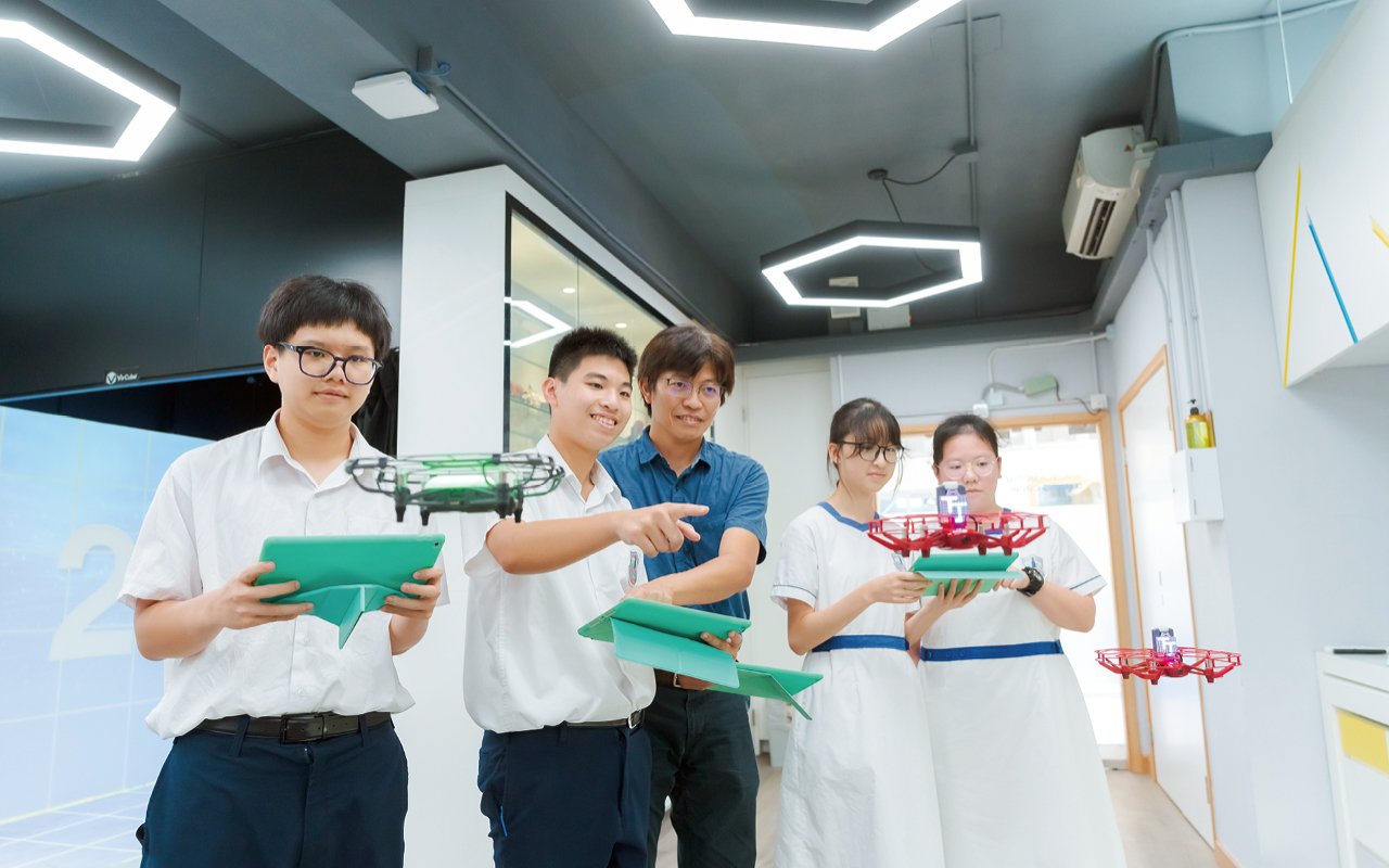 The school has two STEAM rooms, the "Innovative Design and Technology Center" and the "Innovation and Technology Modular Learning Center"