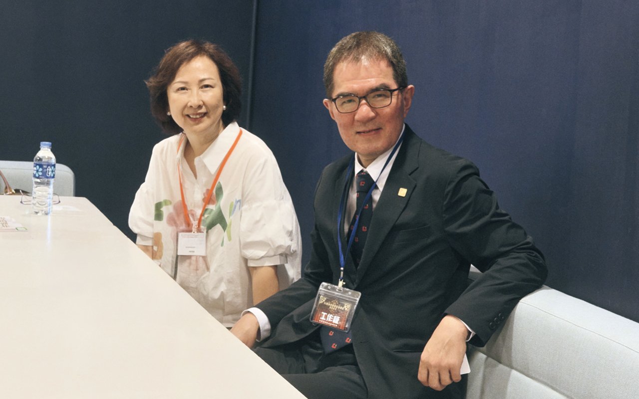 Ms. Zhuang Jinshang, school director, Mr. Chen Junjie, academic director of the Christian Church in China