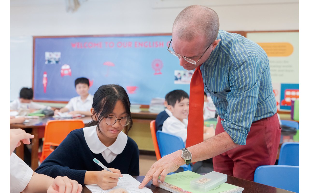 The school has specially set up a counseling group to pay attention to their growth and physical and mental health.