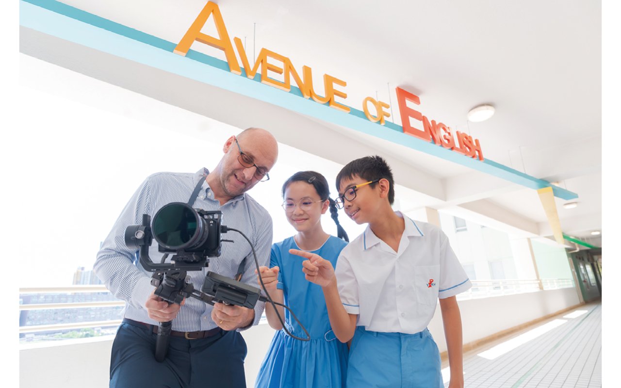 The school is committed to improving students’ language skills. A solid English foundation can enhance competitiveness.