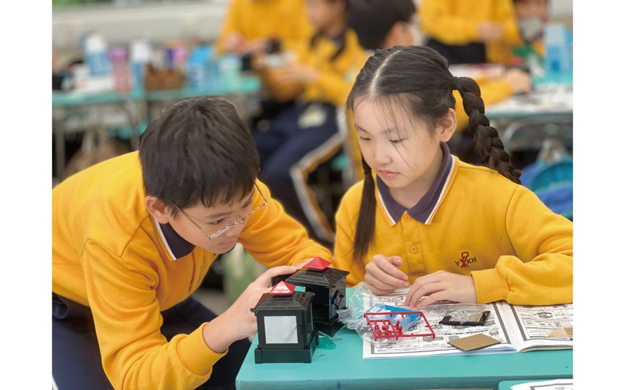 The school implements the "Three Highs" model in regular classes—high interaction, high thinking, and high presentation