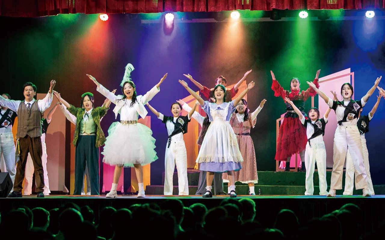 This musical integrates different knowledge fields in a flexible and interesting way