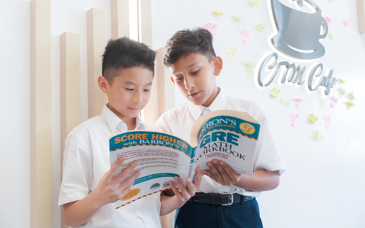Use lively and interesting teaching methods and English activities to improve students' interest in learning