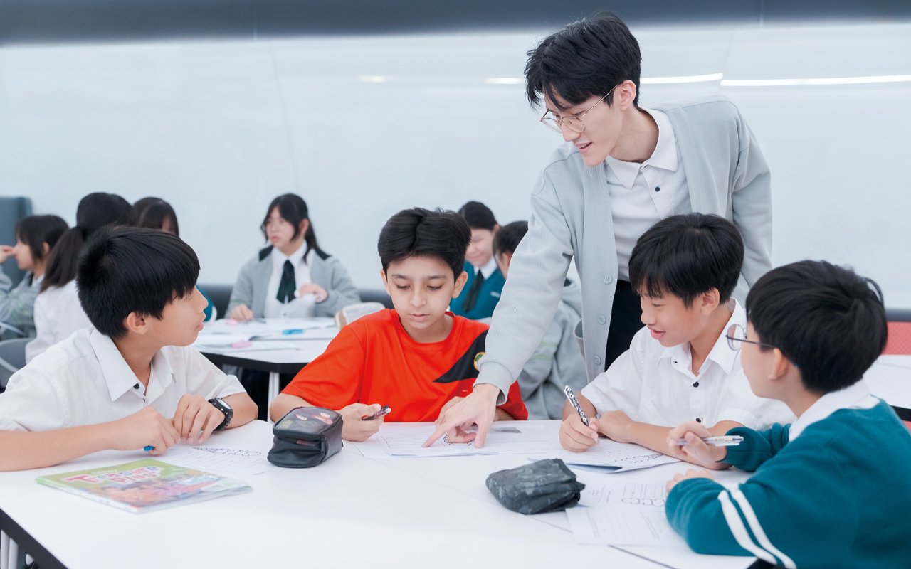 The school keeps pace with the times and integrates AI elements into English courses