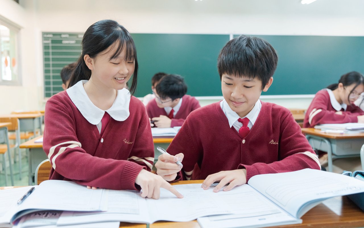 In recent years, students have achieved outstanding results in public examinations, with the excellent rate reaching new highs and the added value reaching level 9.