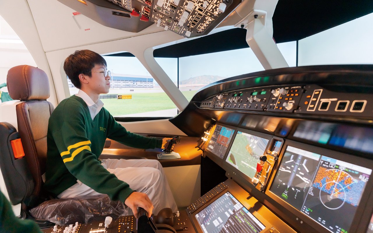 The school launched the "Dream Launch Course" last year and invested a lot of resources in aviation technology