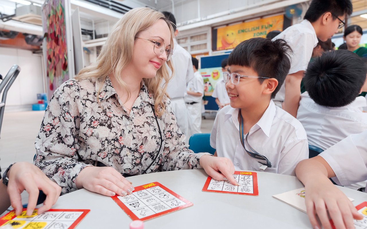 The school sets up a "Language Arts Curriculum" for students in Form One to Form Three.