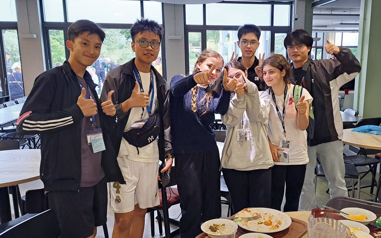 Experience the strong academic atmosphere and scholarly atmosphere in person, and further improve your English skills and confidence