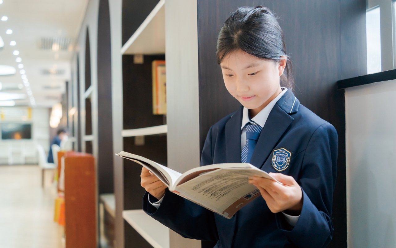 All English teachers provide make-up lessons according to the different needs of students