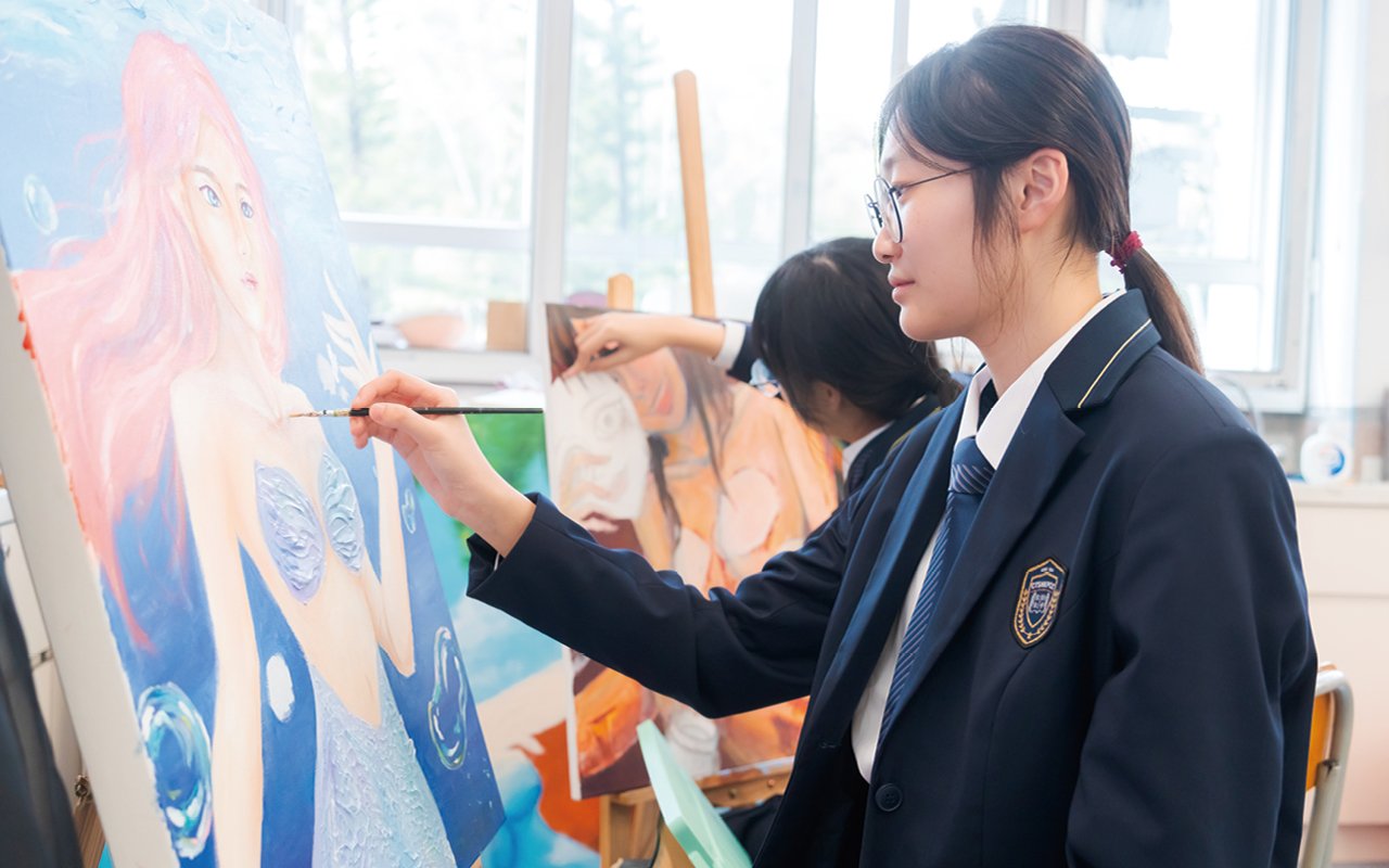 Various subject groups also jointly carry out inter-disciplinary collaborative teaching to help students consolidate knowledge points