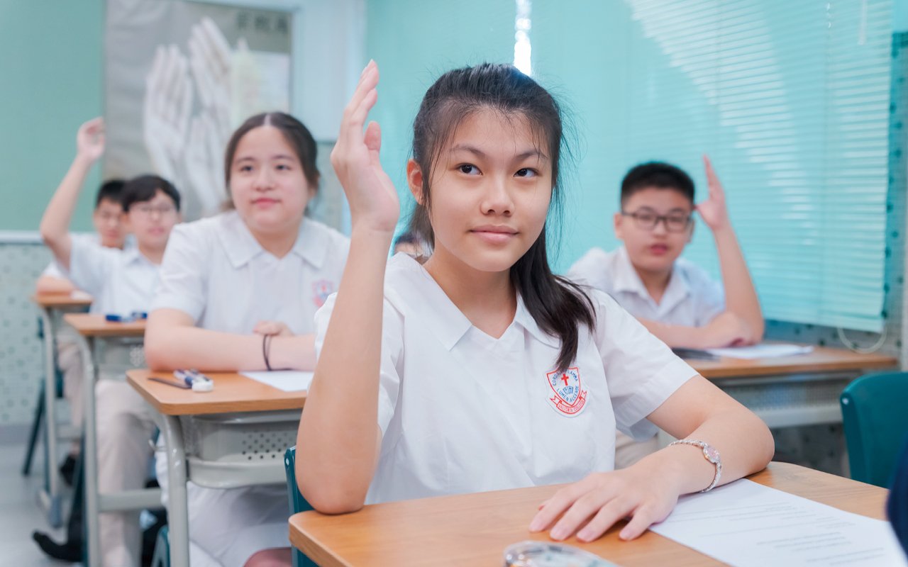 學校為此設有英語角和英語導師小組,提供一對一的學習指導
