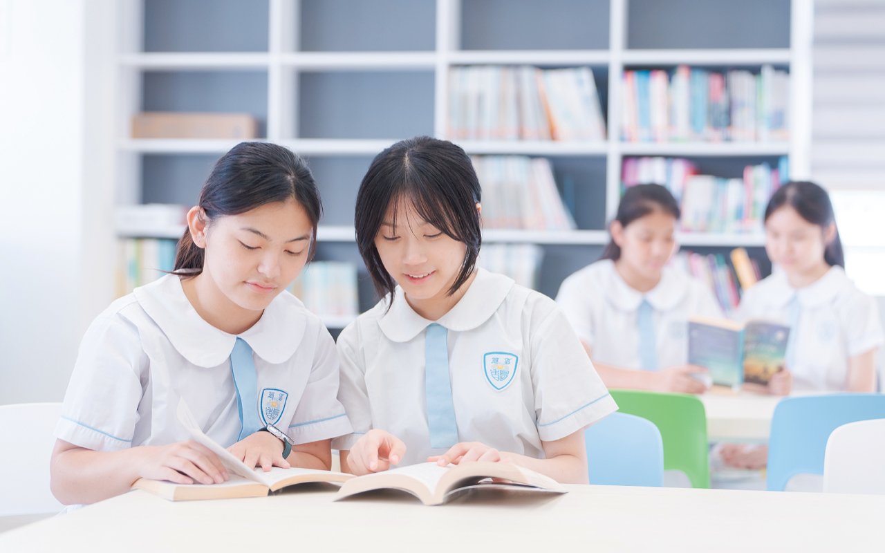 The English subject group has been actively developing school-based curriculum in recent years, using interesting English books as introduction
