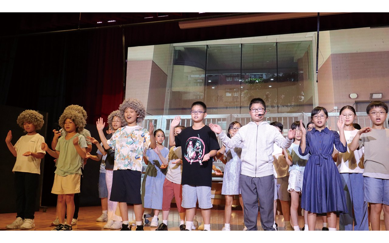 The school’s English drama group, Drama Kings and Queens, has participated in inter-school drama competitions for many years.