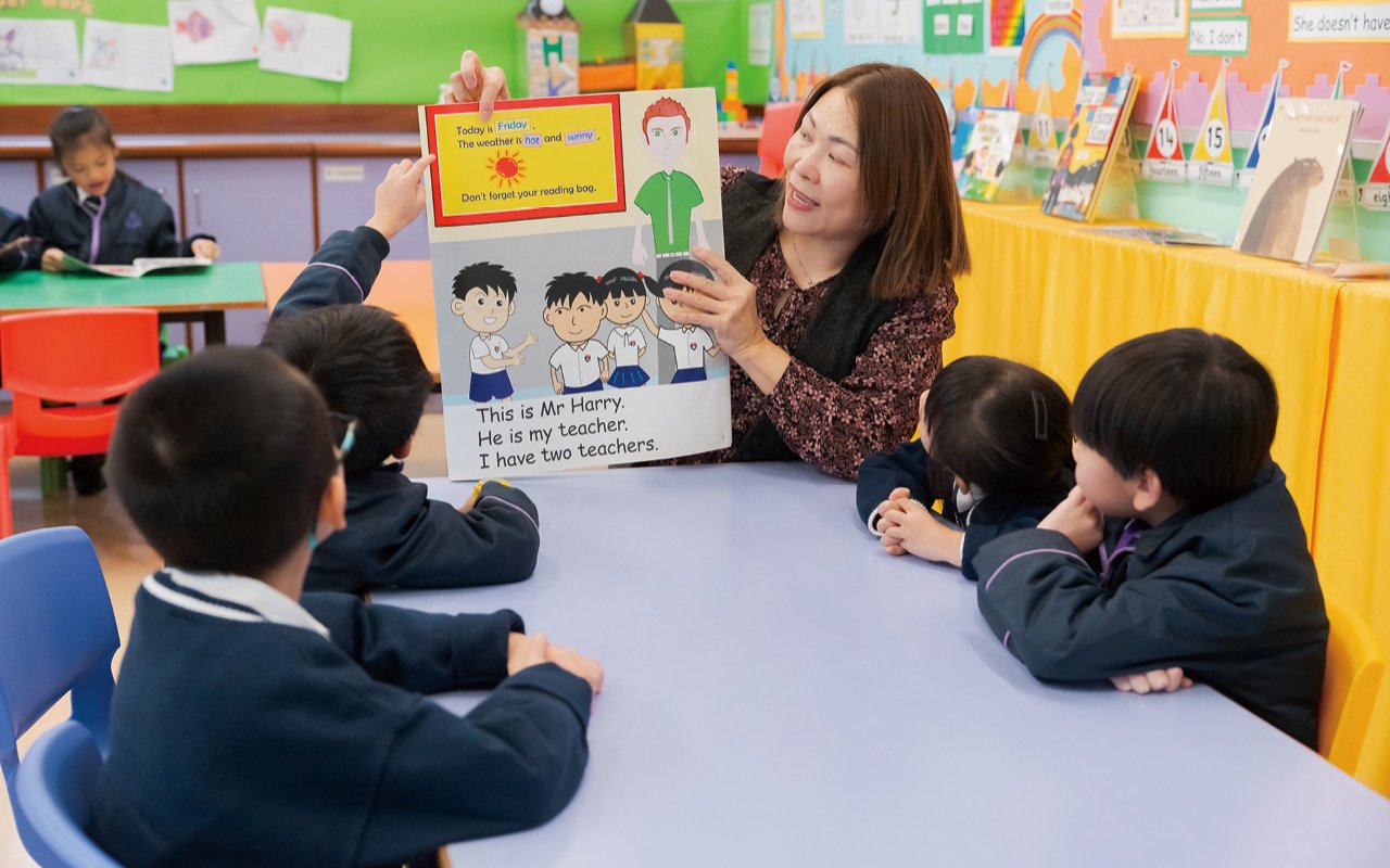 Teach English three-dimensionally so that students understand that English is a language that needs to be used in daily life