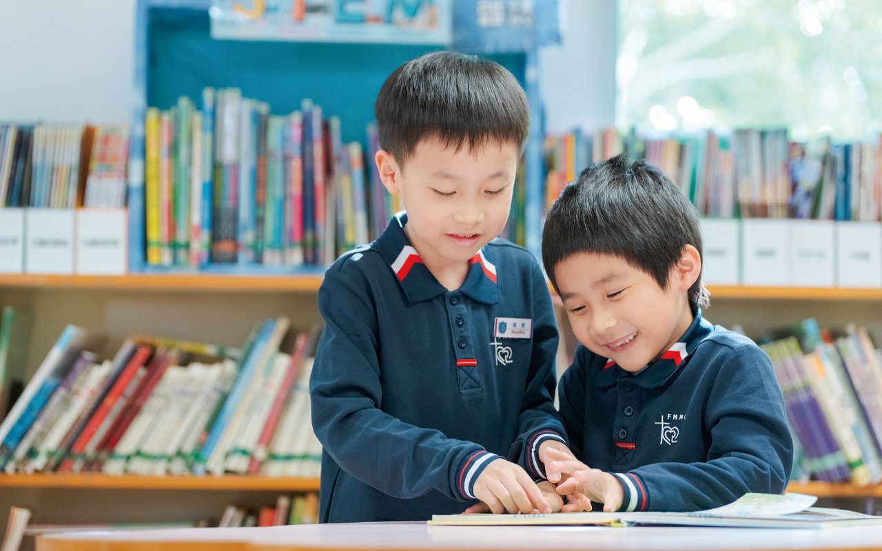 Students learn pinyin, string characters and pronunciation skills starting from primary school