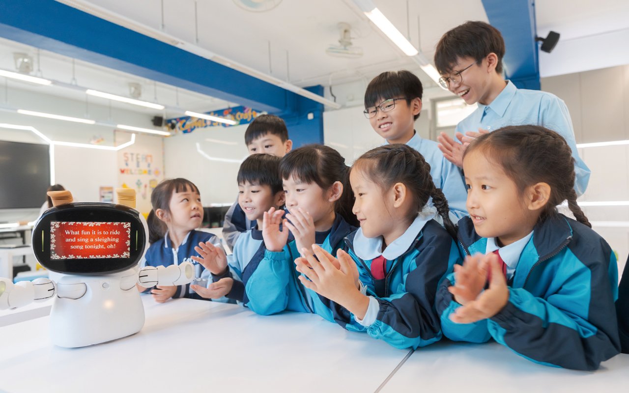 The school has also participated in the adapted teaching program under the Jockey Club School-based Diversity Plan