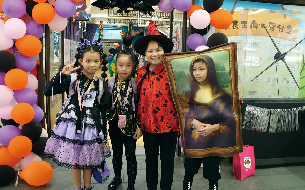 The school is committed to designing rich English learning activities