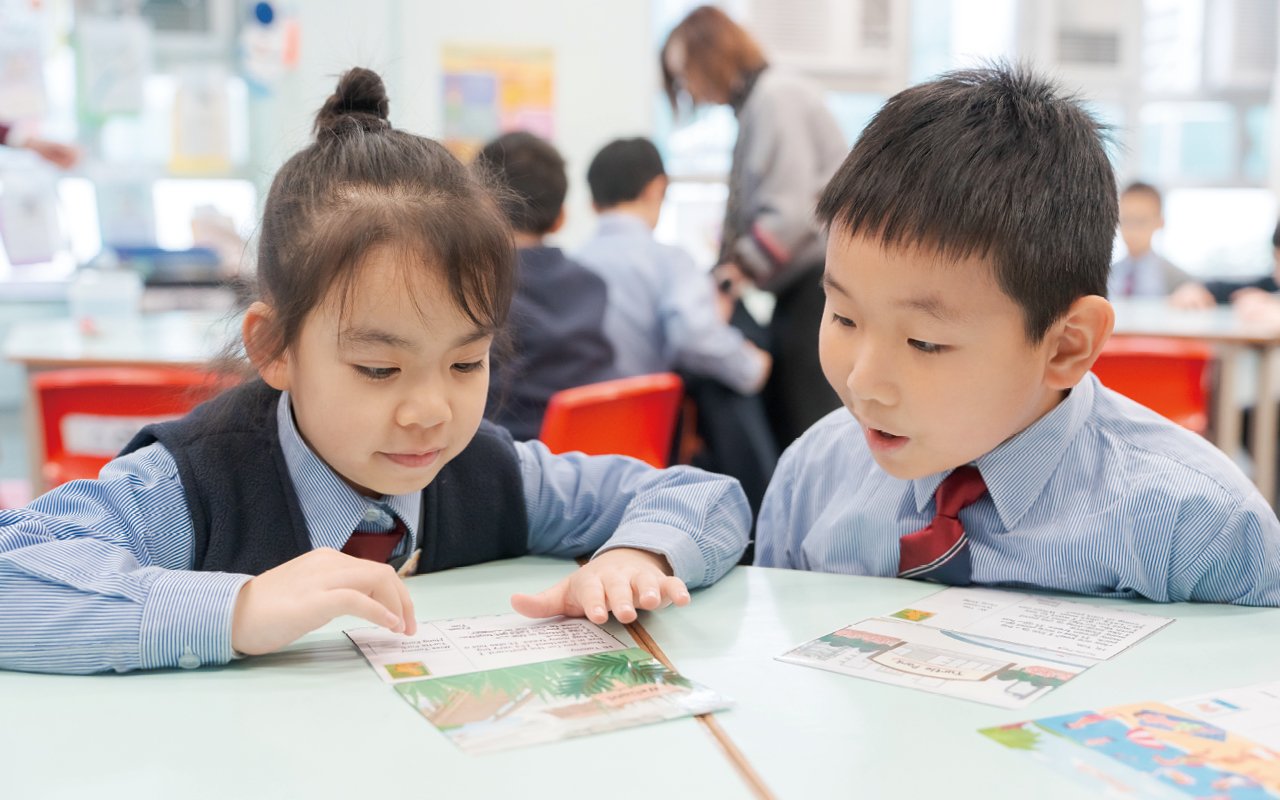 The school plans to use teaching materials with reading pens so that students can listen and read at the same time