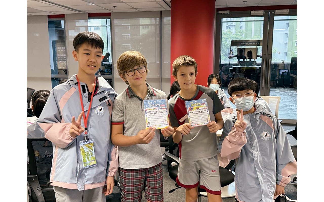 The relationship between foreign teachers and students is very harmonious