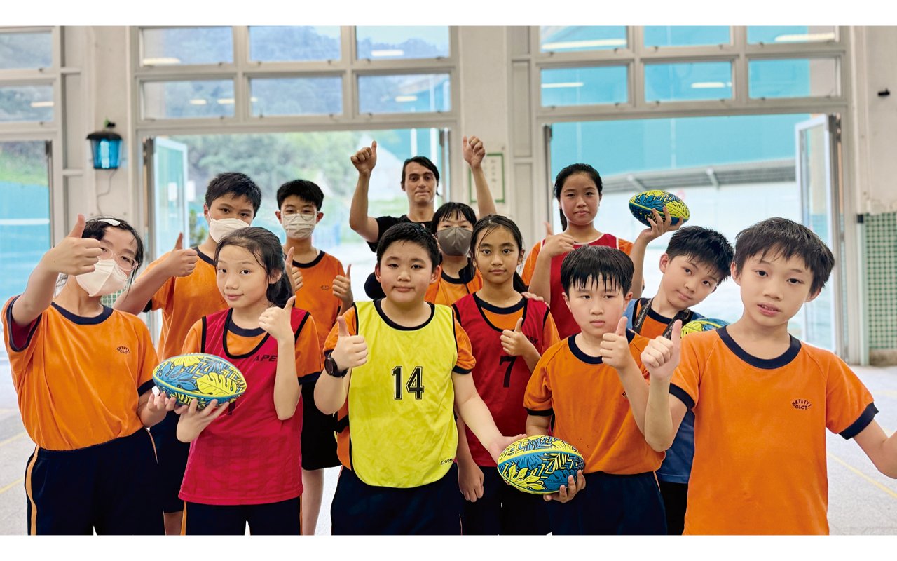 The school arranges a variety of English activities to allow students to learn English in a relaxed and enjoyable way