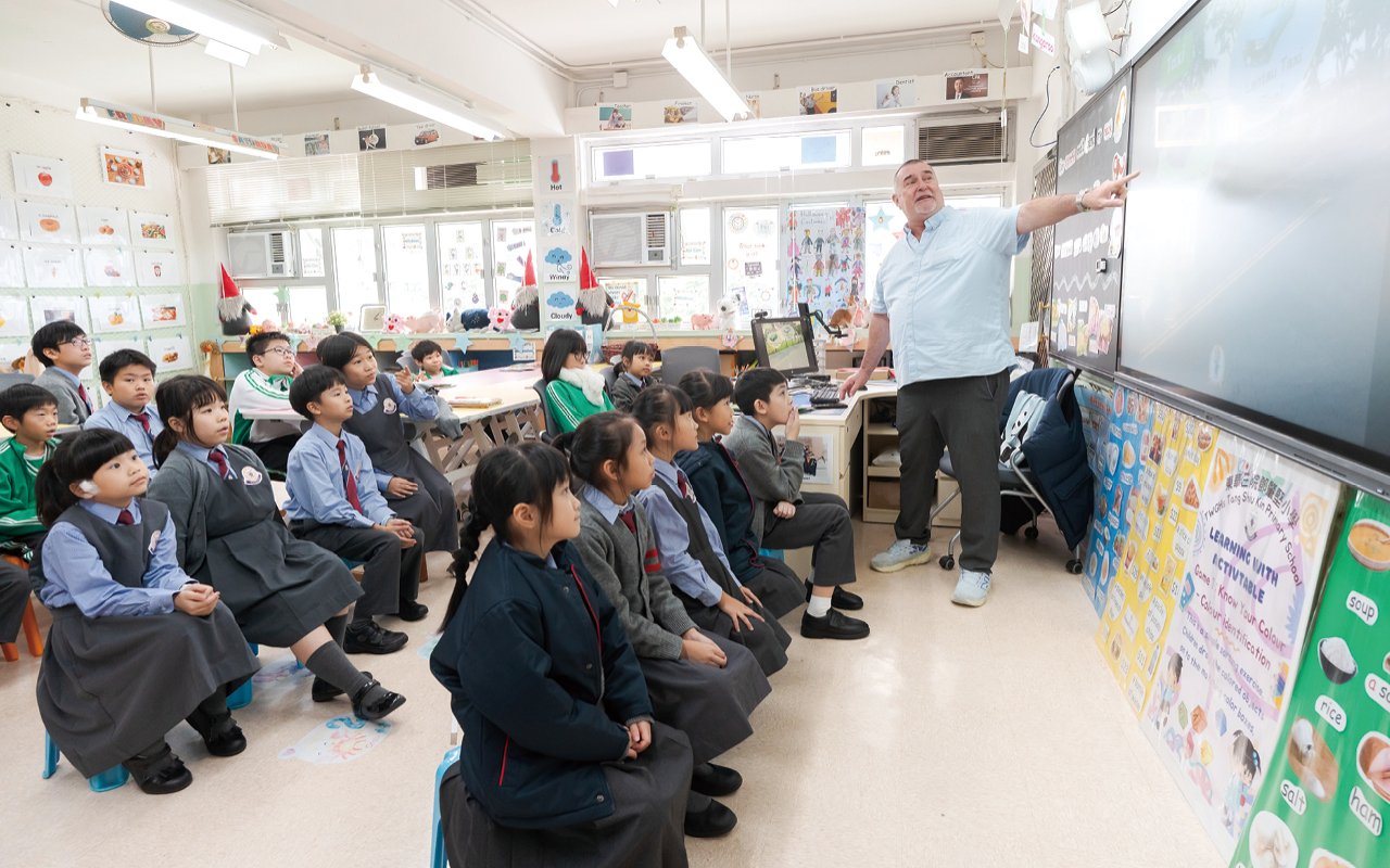 Comprehensively improve students' English skills and lay a solid foundation for their future