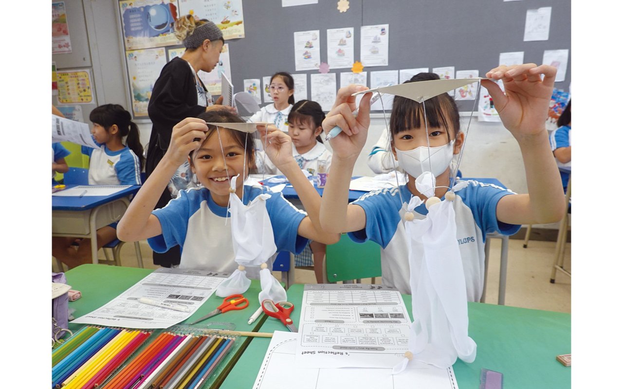 Through meaningful extension activities, English classes allow students to deepen what they have learned and develop their ability to learn independently.