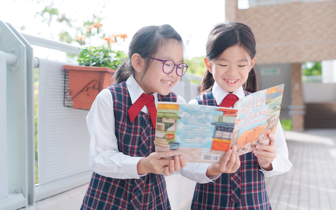 The school focuses on improving students’ English vocabulary and specially purchases vocabulary books for this purpose