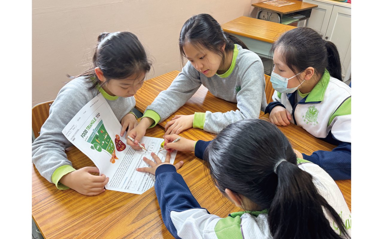 Activities such as group discussions and role plays will also be arranged in the class