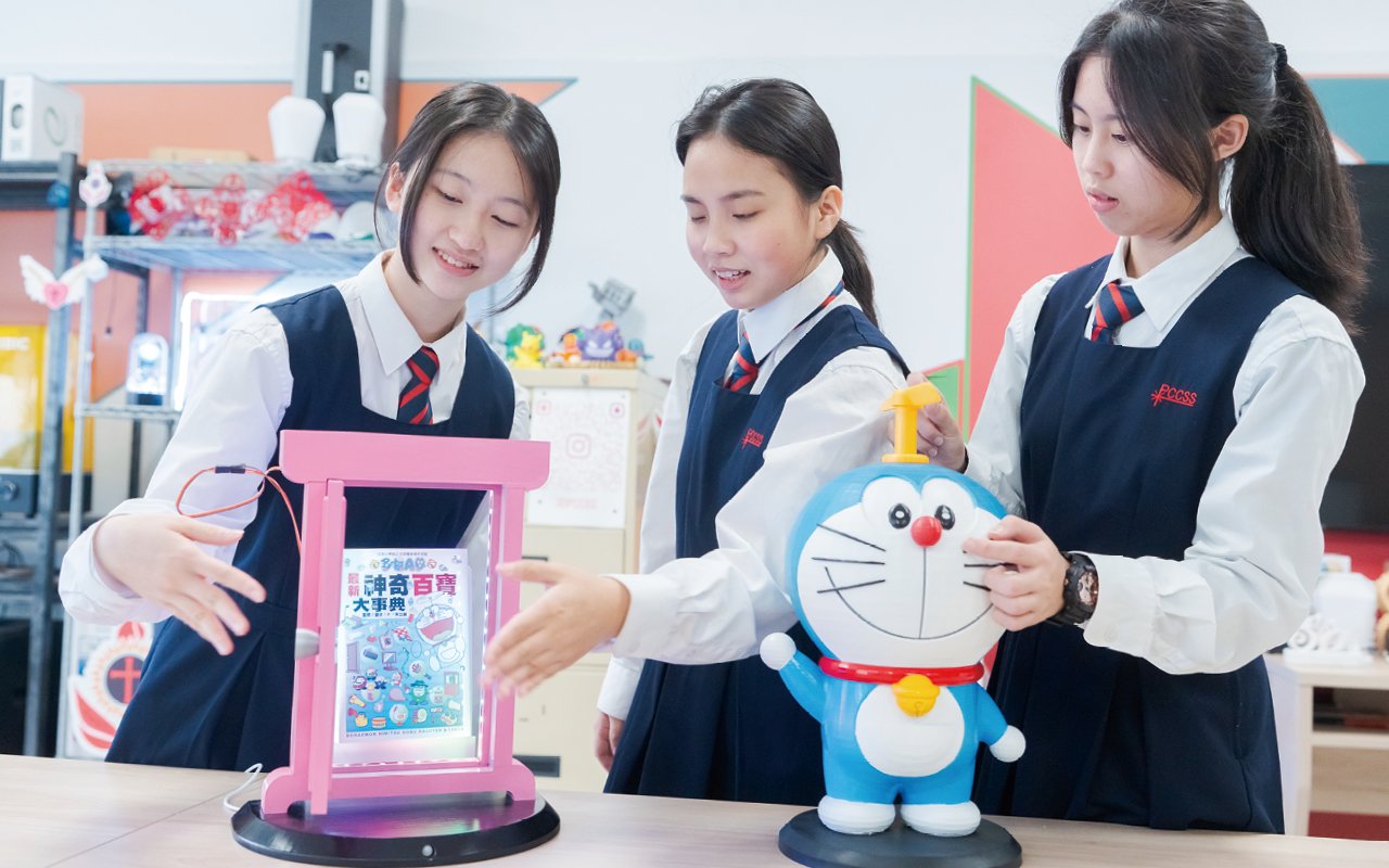 Let students make their own works with their own hands