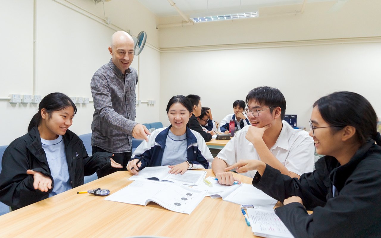 Schools develop diversified language teaching strategies