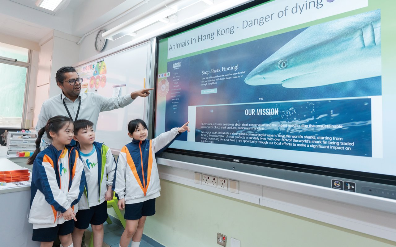 The school’s English, science and visual arts subjects are all taught in English