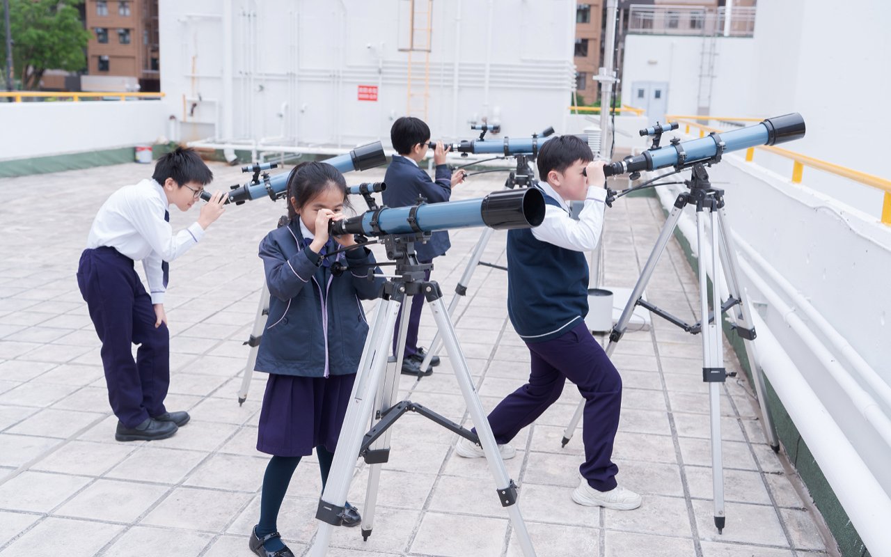 Set up multiple professional astronomical telescopes on the rooftop