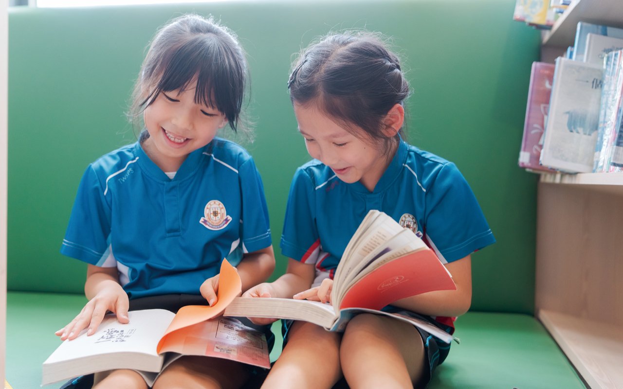 Provide additional reading resources beyond textbooks